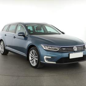 Fotka k inzerátu Volkswagen Passat 1.4 GTE / 19275323