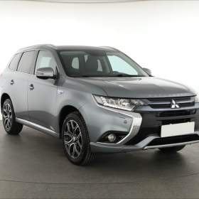 Fotka k inzerátu Mitsubishi Outlander 2.0 PHEV / 19275841