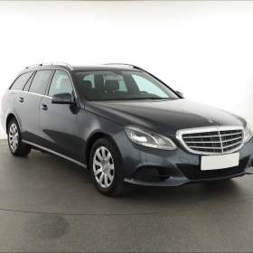 Fotka k inzerátu Mercedes- Benz Třídy E E 220 BlueTEC / 19279478