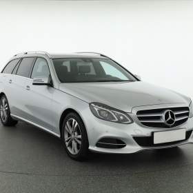 Fotka k inzerátu Mercedes- Benz Třídy E E 250 BlueTEC 4MATIC / 19288518