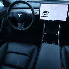 Tesla Model 3 Long Range 4WD 76kWh / 19298533