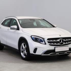 Fotka k inzerátu Mercedes- Benz GLA GLA 200d 4MATIC / 19300083