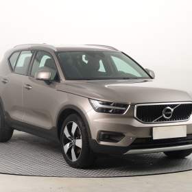 Fotka k inzerátu Volvo XC40 T4 / 19302976