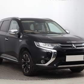 Fotka k inzerátu Mitsubishi Outlander 2.0 PHEV / 19309051