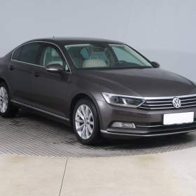 Fotka k inzerátu Volkswagen Passat 2.0 TDI / 19311611