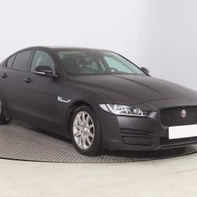 Fotka k inzerátu Jaguar XE E- Performance / 19314963