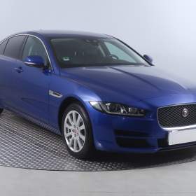 Fotka k inzerátu Jaguar XE 20d AWD / 19328390