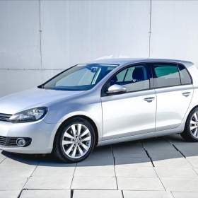 Fotka k inzerátu Volkswagen Golf 2,0 TDi REZERVOVÁNO DSG Aut. Kl / 18901359