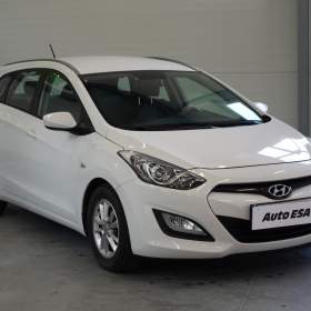 Fotka k inzerátu Hyundai i30 1.6CVVT, AC, tempo, park / 18369480