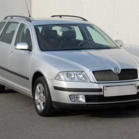 Fotka k inzerátu Škoda Octavia 1.6i, ac, tažné / 18453283