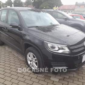 Fotka k inzerátu Volkswagen Tiguan 1.4TSI, 1. maj,ČR, park. senzor / 18611632