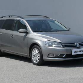 Fotka k inzerátu Volkswagen Passat 1.4TSi, AC, tempo, park.čidla / 18805485