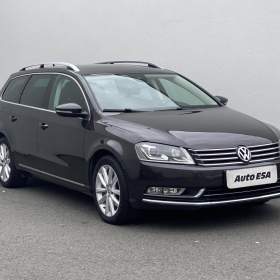 Fotka k inzerátu Volkswagen Passat 2.0TDi, Highline, DSG, bixen / 18805902