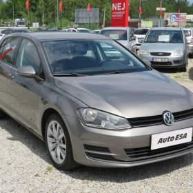 Fotka k inzerátu Volkswagen Golf 1.2 TSi, AC, park.čidla / 18807845