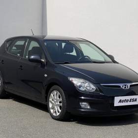 Fotka k inzerátu Hyundai i30 1.6CRDi, ČR, Park. senzor / 18888497