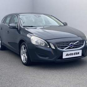 Fotka k inzerátu Volvo V60 1.6D, +servis. kniha / 18891405