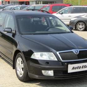 Fotka k inzerátu Škoda Octavia 1.6 FSi, ČR, AC, xenon, STK6 / 18892109