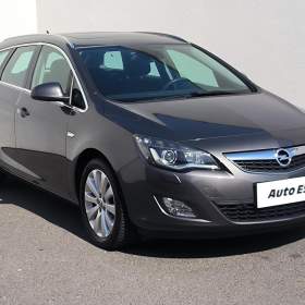 Fotka k inzerátu Opel Astra 1.4T, Sport, bixen, navi / 18895437