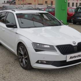 Fotka k inzerátu Škoda Superb 2.0TDi 4x4, DSG, bixen, navi / 18907686