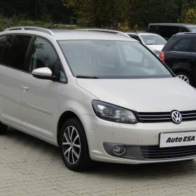 Fotka k inzerátu Volkswagen Touran 2.0TDi, DSG, xenon, výhřev / 18907686