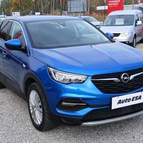 Fotka k inzerátu Opel Grandland X 1.2i, 1. maj,ČR, AT / 18907793