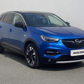 Fotka k inzerátu Opel Crossland X 1.2T, Innovation / 18908631