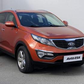 Fotka k inzerátu Kia Sportage 2.0CRDi AWD, ČR, AC, park. / 18913979