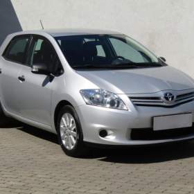 Fotka k inzerátu Toyota Auris 1.3 i, 2. maj,ČR, klima, tažné / 18957357