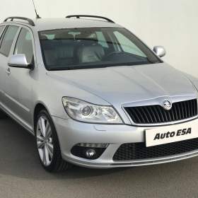 Fotka k inzerátu Škoda Octavia 2.0 TDi, Ele, DSG, bixenon / 18966024