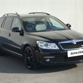 Fotka k inzerátu Škoda Octavia 2.0 TSi, RS, navi, xenon / 18968805