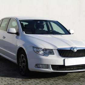 Fotka k inzerátu Škoda Superb 1.4 TSi, NAVI, kůže / 18972967