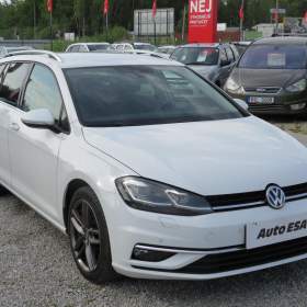 Fotka k inzerátu Volkswagen Golf 2.0TDi Variant, LED / 18988452