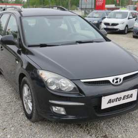 Fotka k inzerátu Hyundai i30 1.6 D, +sada kol, +pneu / 18988548