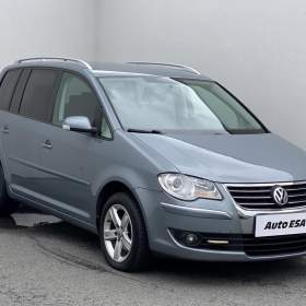 Fotka k inzerátu Volkswagen Touran 1.9 TDi 7míst, DSG, TZ / 18995700