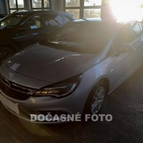 Fotka k inzerátu Opel Astra 1.6CDTi, 2. maj,ČR, +sada pneu / 18996081