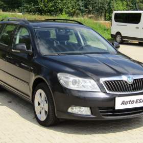 Fotka k inzerátu Škoda Octavia 1.6 TDi, Ambiente, DSG / 19000244