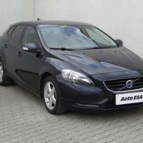 Fotka k inzerátu Volvo V40 2.0 D, AC, navi, park. kamera / 19007107