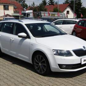 Fotka k inzerátu Škoda Octavia 2.0 TDi, L&K, DSG, bixen / 19013040