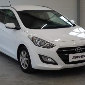 Fotka k inzerátu Hyundai i30 1.6CRDi, AC, výhřev sed. / 19013861