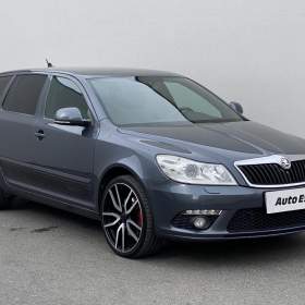 Fotka k inzerátu Škoda Octavia 2.0 TSi, RS, TZ, xenon, navi / 19014607