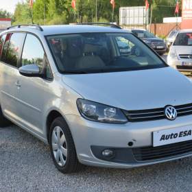 Fotka k inzerátu Volkswagen Touran 2.0TDCi, DSG, park.čidla / 19016172