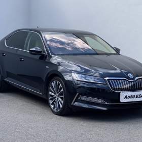 Fotka k inzerátu Škoda Superb 1.4TSI iV, DSG, ACC, Webasto / 19025607