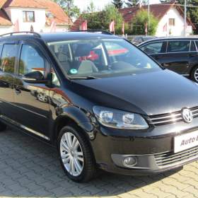 Fotka k inzerátu Volkswagen Touran 1.6 TDi, Navi, TZ / 19028848