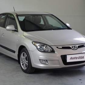 Fotka k inzerátu Hyundai i30 1.4i, ČR, čr, acv, tažné / 19068173