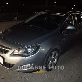 Fotka k inzerátu Opel Astra 2.0 CDTi, park. senzor, kůže / 19098651