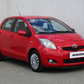 Fotka k inzerátu Toyota Yaris 1.3 VVTI, 2. maj,ČR, AC, + / 19098802