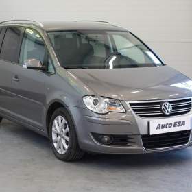 Fotka k inzerátu Volkswagen Touran 1.4TSi, AC, TZ / 19120819