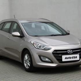 Fotka k inzerátu Hyundai i30 1.6CVVT, AC, TZ, park.čidla / 19125607