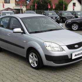 Fotka k inzerátu Kia Rio 1.4 MPi, ČR, +sada kol / 19126992