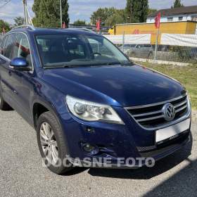 Fotka k inzerátu Volkswagen Tiguan 2.0TDi 4X4, +servis. kniha / 19144119